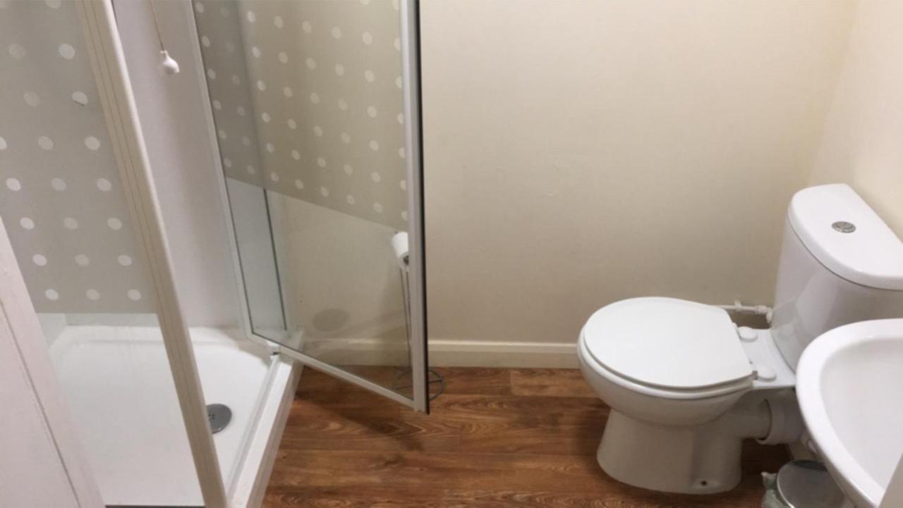 Olicana Hostel Брадфорт Екстериор снимка