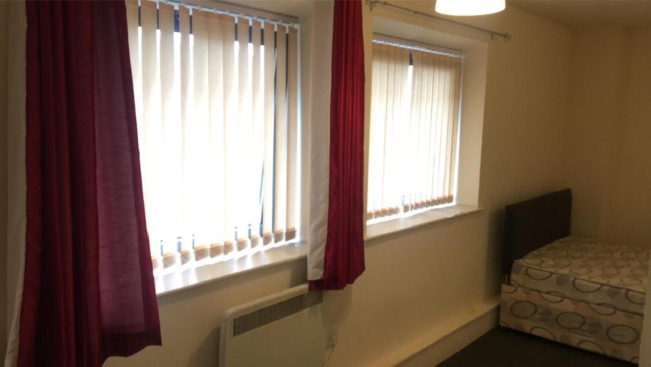 Olicana Hostel Брадфорт Екстериор снимка