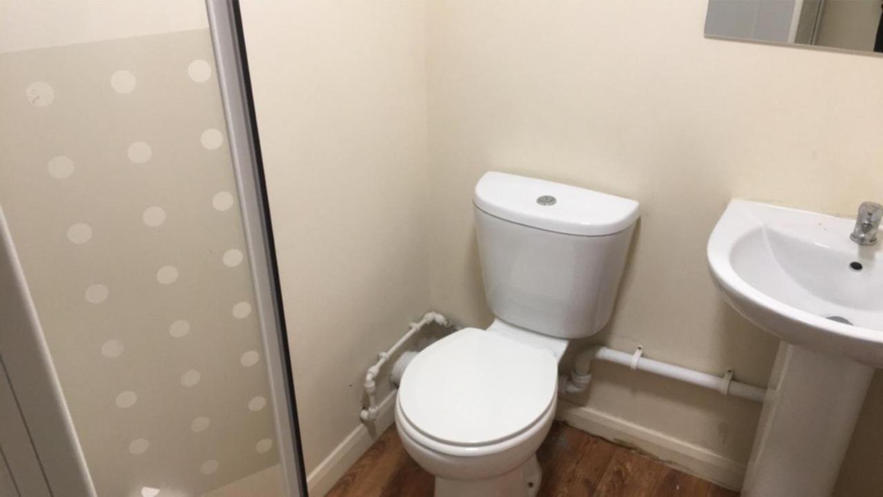 Olicana Hostel Брадфорт Екстериор снимка